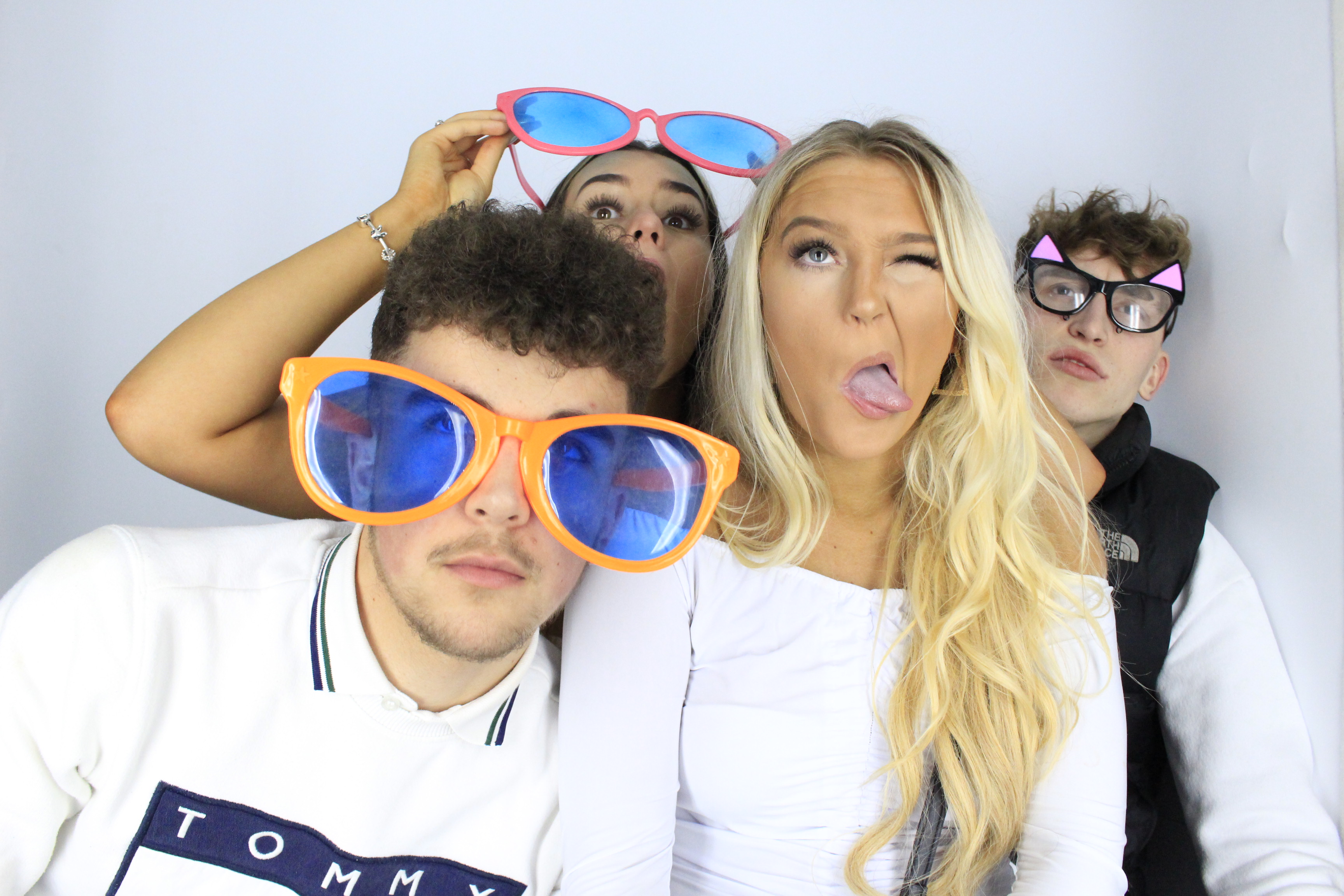Issy & Alice's 18th Birthday Party | View more photos from the event at gallery.myphotoboothexperience.co.uk/u/MyPhotoBoothExperienceLtd/Issy-Alices-18th-Birthday-Party
